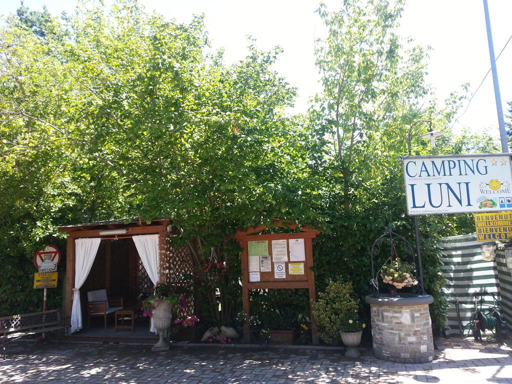Camping Luni มารีนา ดิ มาซซา ภายนอก รูปภาพ